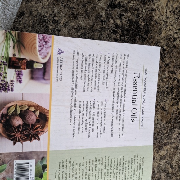 The book essential oils natural remedies - Picture 2 of 7